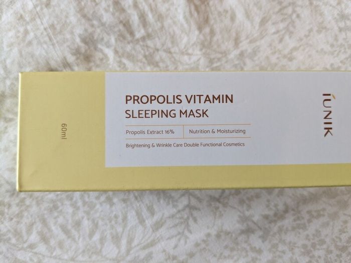 Iunik Propolis Vitamin sleeping mask