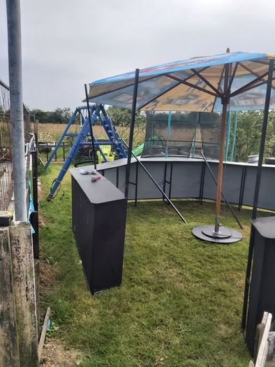 outdoor bar/food area