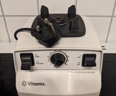 Vitamix Blender with 2 Jugs and 2 Tambers