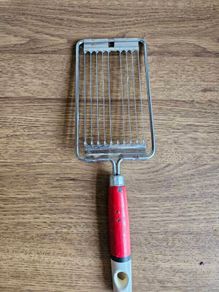 egg slicer