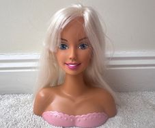Barbie 1999 Blonde Hair Blue Eyes Doll Styling Head Mattel approx. 20 cm. Used Please see photos