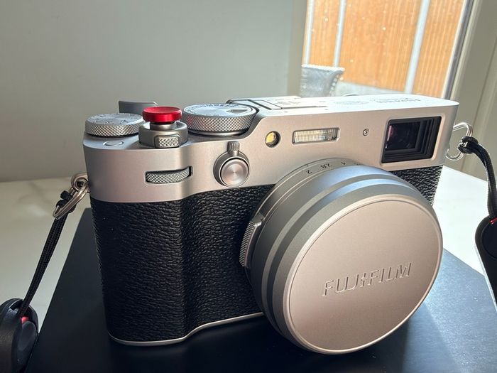 Fujifilm X100VI Silver for sale/ 1700 shot count