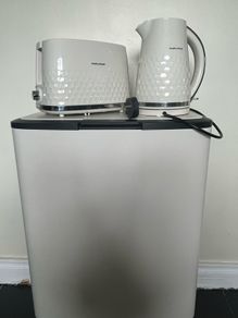 Cream kettle toaster an bin bundle