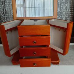 Jewellery box