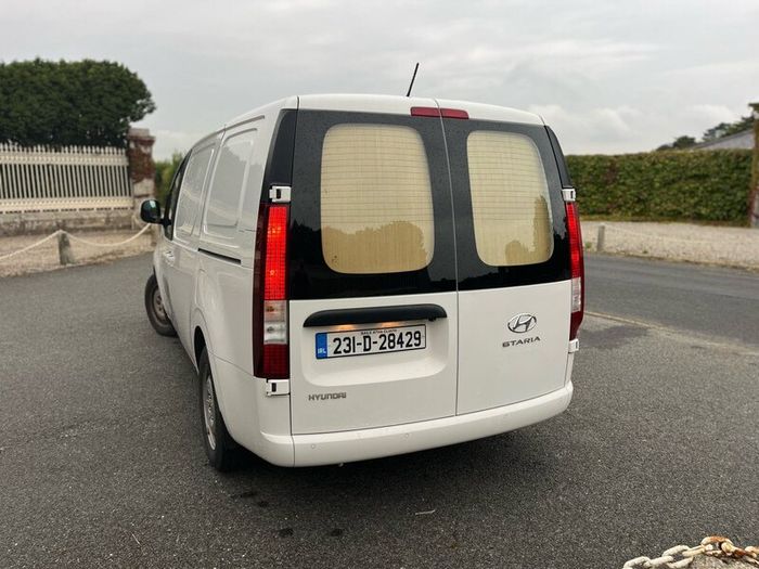 Hyundai Staria 18K km New CVRT Warranty