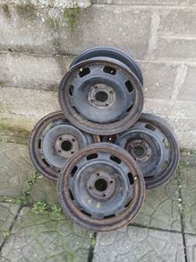 Trailer wheels