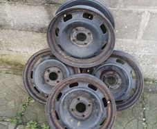 Trailer wheels