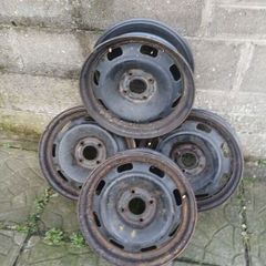 Trailer wheels