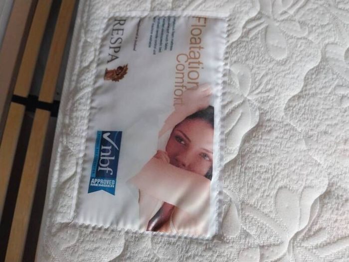 mattress 4ft floating comfort 6 months old