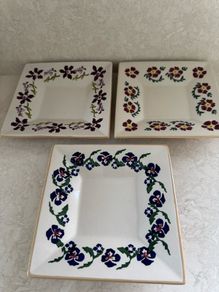 Nicholas Mosse 3No small square plates