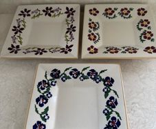 Nicholas Mosse 3No small square plates