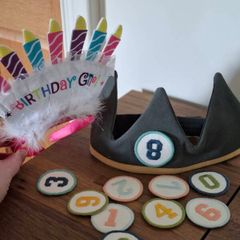Birthday party crowns with numbers 0 to 9