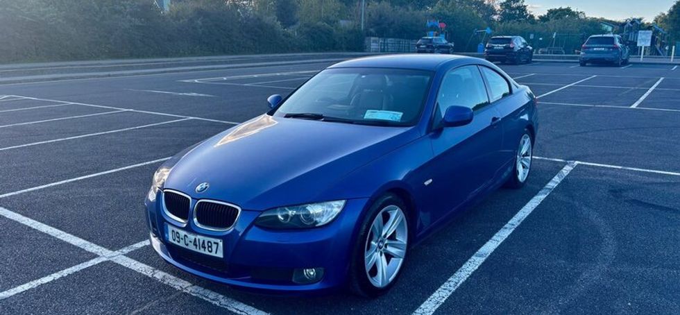 Bmw 320d Coupe (e92 Se Highline) Manual