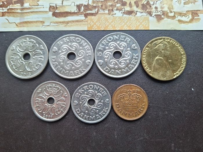 A Lot of one note and 7 coins from Faroe (1955-2001)