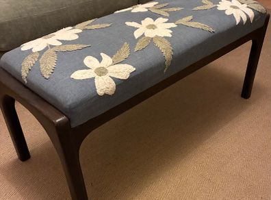Bench/footstool