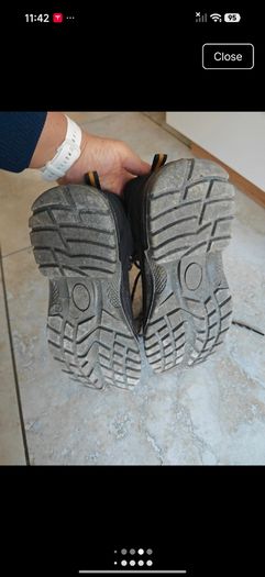 Steal cap shoes, work boots