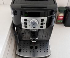 DeLonghi Magnifica S Bean to Cup Coffee Machine