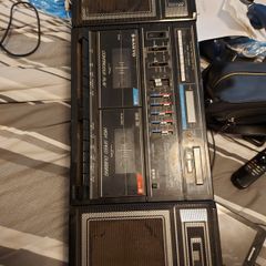 Vintage SANYO Radio and Dual Tape Deck, Model No. C36L, and 2 speakers, in excellent condition, both Tapes and Radio functioning well