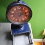 Metal table clock Image 2