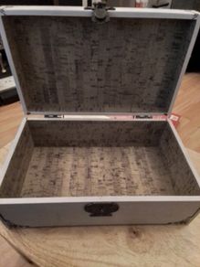 Wooden Box/Durable with Unique Pattern on Top