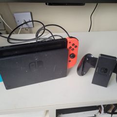 Nintendo Switch red/blue (used)