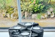 Tealight holder with tealights