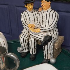 Laurel & Hardy_Jailbirds_Figurine