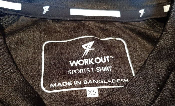 new XS short sleeve black tee shirt tag attached