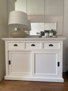 Solid wood Mahogany Sideboard. Crispy White. Petfect conditions.