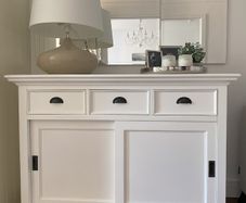 Solid wood Mahogany Sideboard. Crispy White. Petfect conditions.