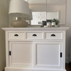 Solid wood Mahogany Sideboard. Crispy White. Petfect conditions.