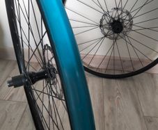 29"Mountain bike wheels.