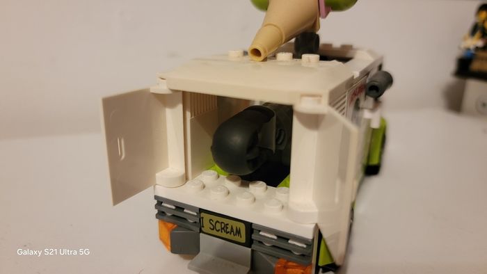 lego batman: jokers ice cream van