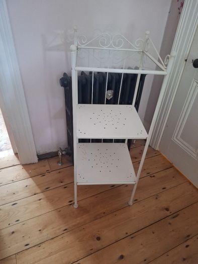bathroom stand