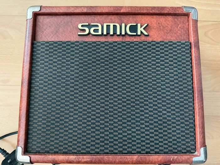 Samick Guitar Amplifier