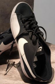 Nike SB Blazer Court Black White 42.5 NEW