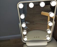 mirror light