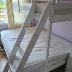 Triple bunk