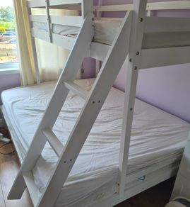Triple bunk
