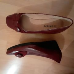 Wide fit low heel wine coloured shoes