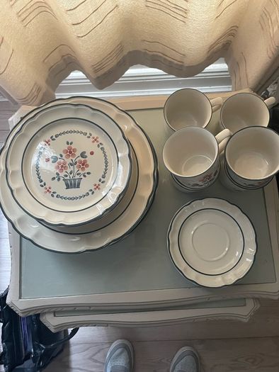 Vintage 25pc Hearthside Cumberland "Brambleberry" Stoneware Dinner Set