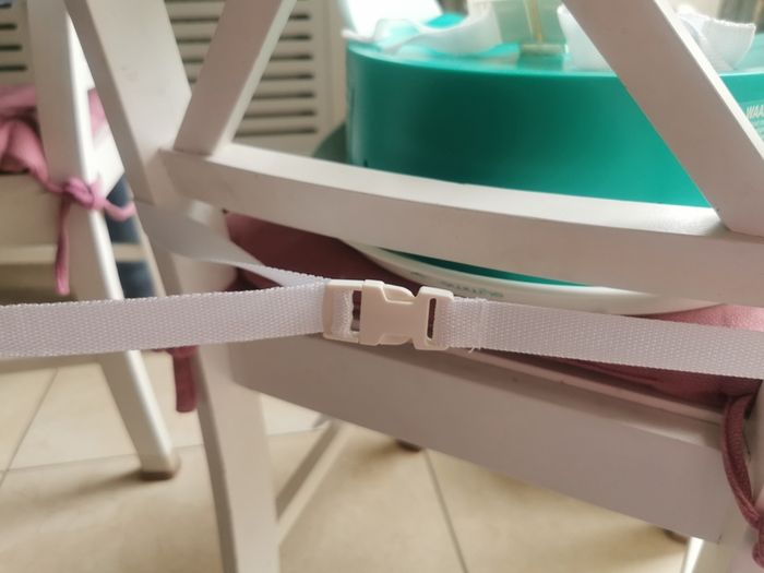 Baby booster seat for eating and playing