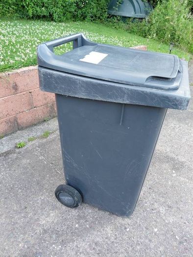 wheelie bin