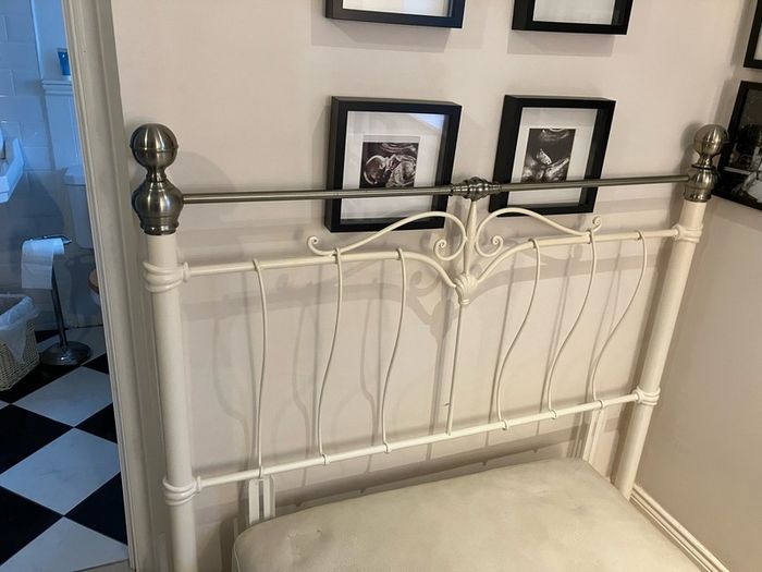 Bed head for a 4ft bed (small double)