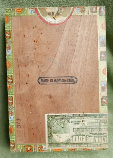 Vintage Romeo y Julieta Imported Tobacco Cigar Box Vintage Tobacciana Old Cigar Box Havana - CUBA Cigar Box Empty
