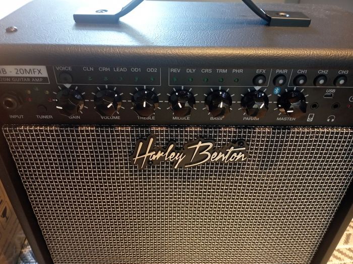 Harley Benton HB-20MFX Amp