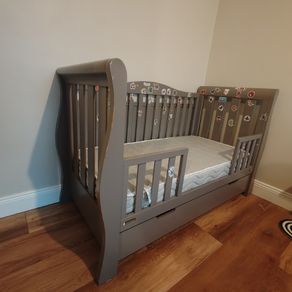 Cotbed