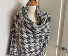 Viscose wool cashmere scarf -NWOT