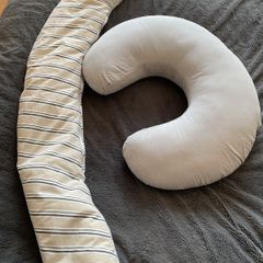 brestfeeding pillow and pregnancy pillow
