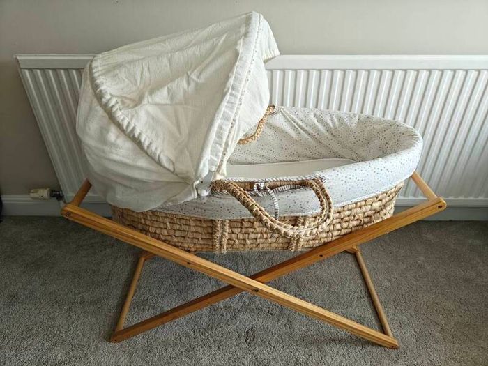 Moses Basket and Stand